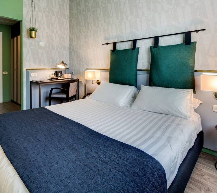 BWFLR - Queen bed classic 1