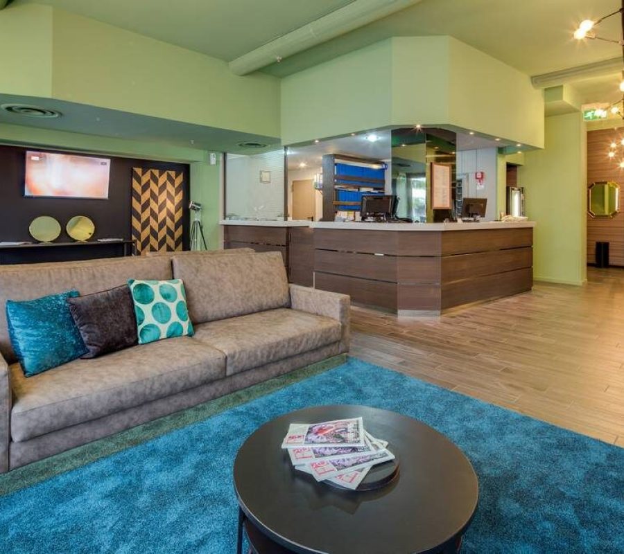 BWFLR - Reception + Hall