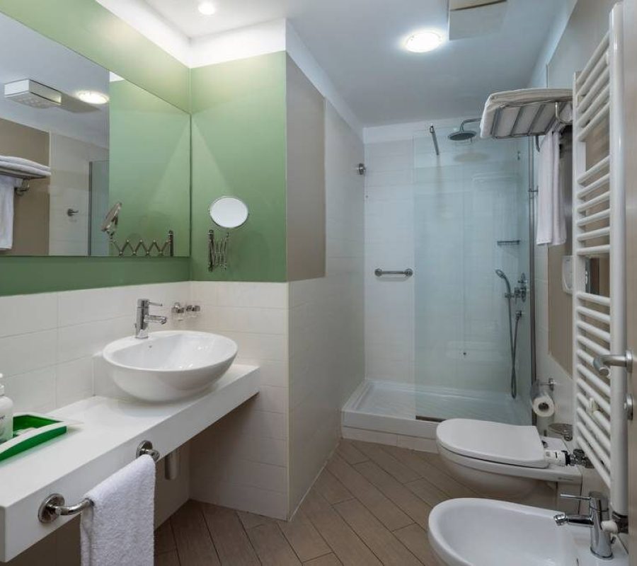 Bagno con doccia