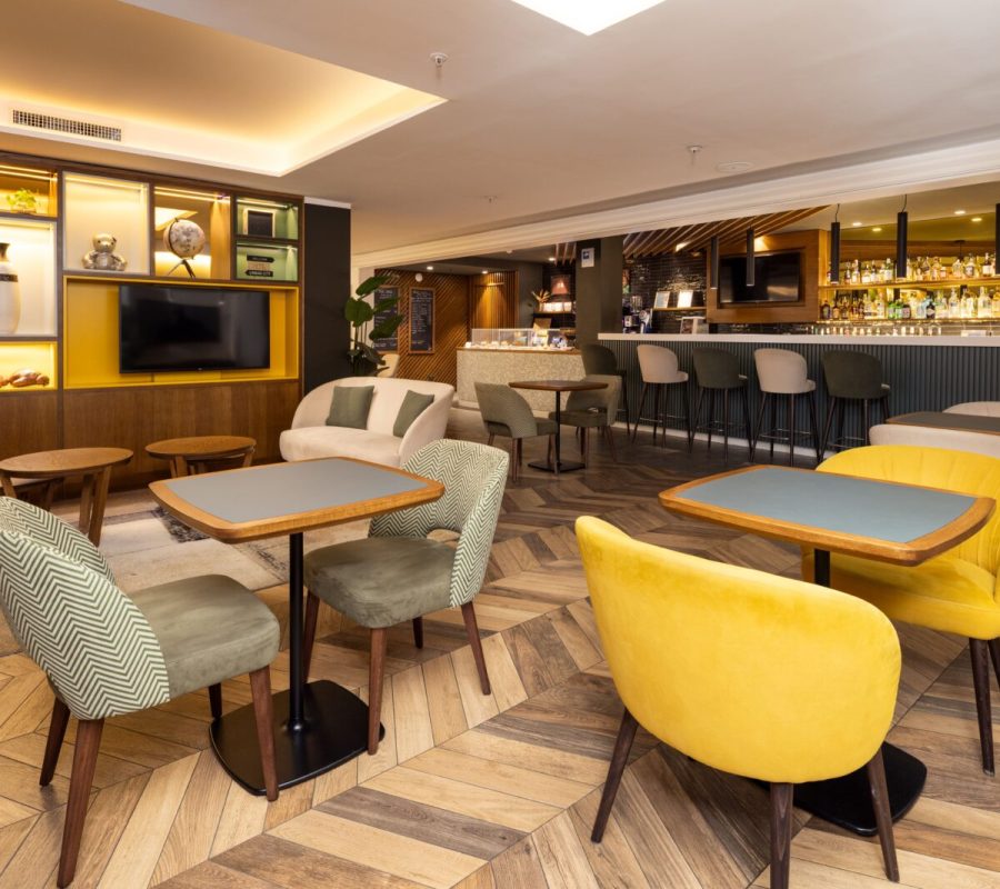 Holidayinn-Naples-HD-1