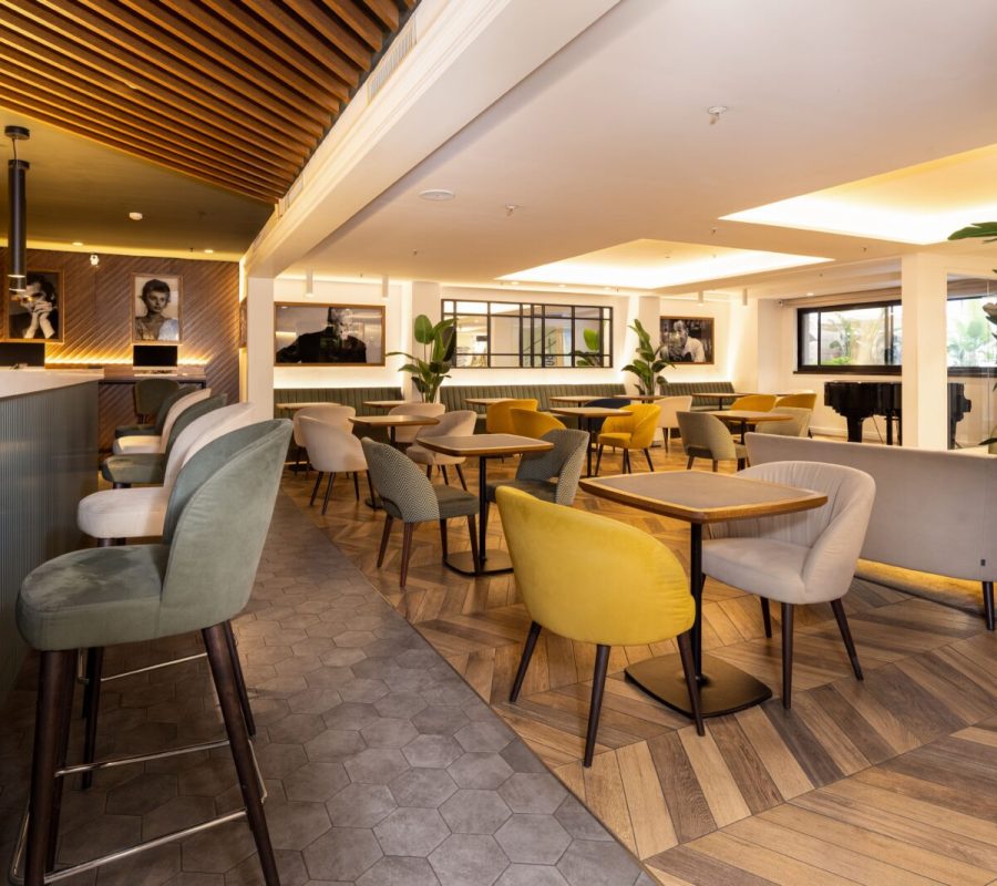 Holidayinn-Naples-HD-2