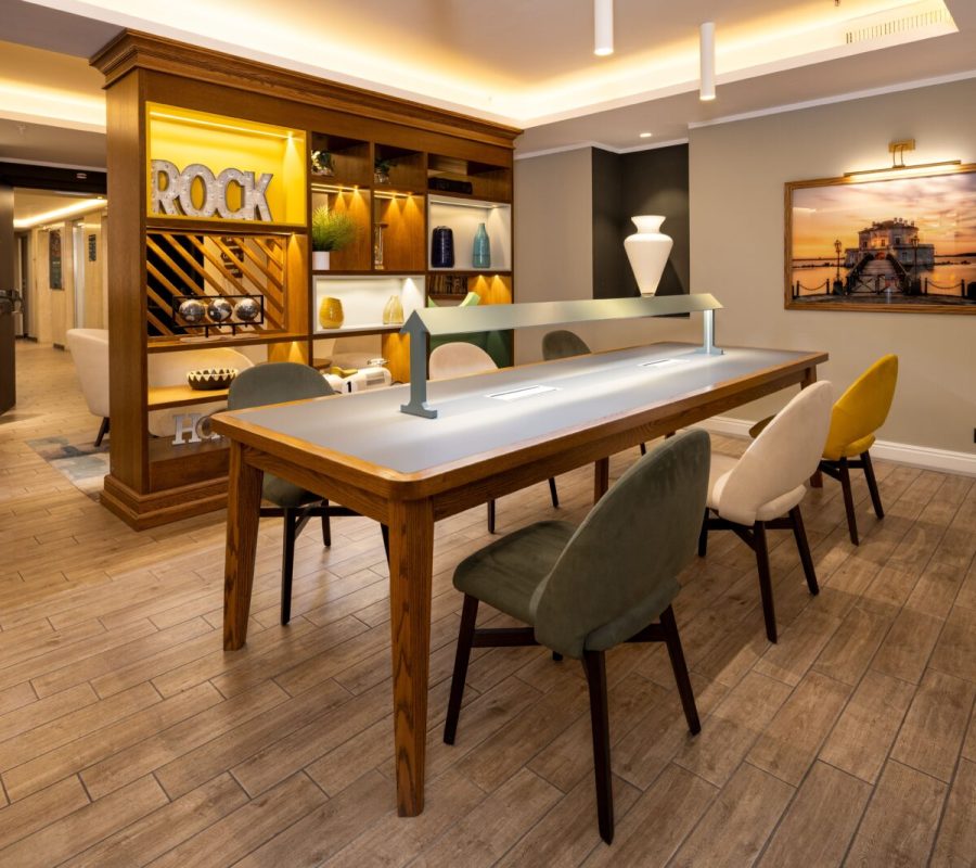 Holidayinn-Naples-HD-4