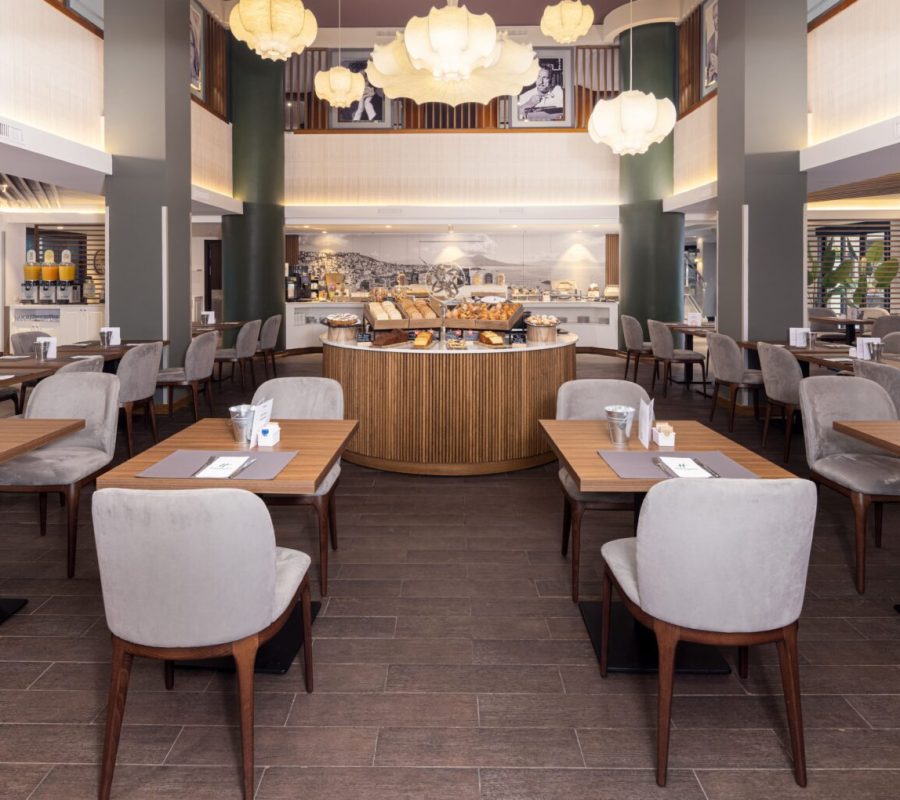 Holidayinn-Naples-HD-6