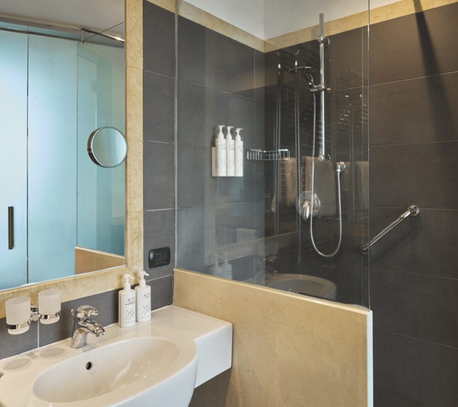QUEN Bagno